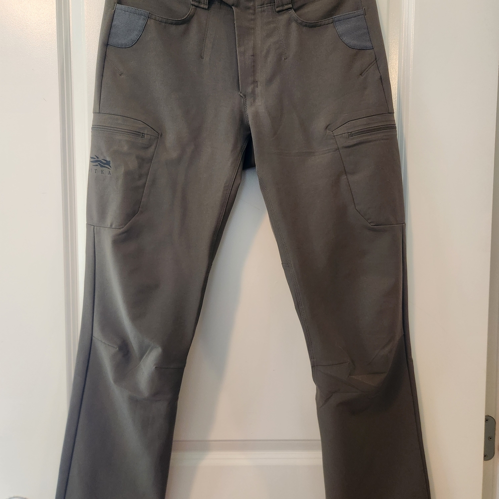 Sitka Traverse Pants in Pyrite 30R